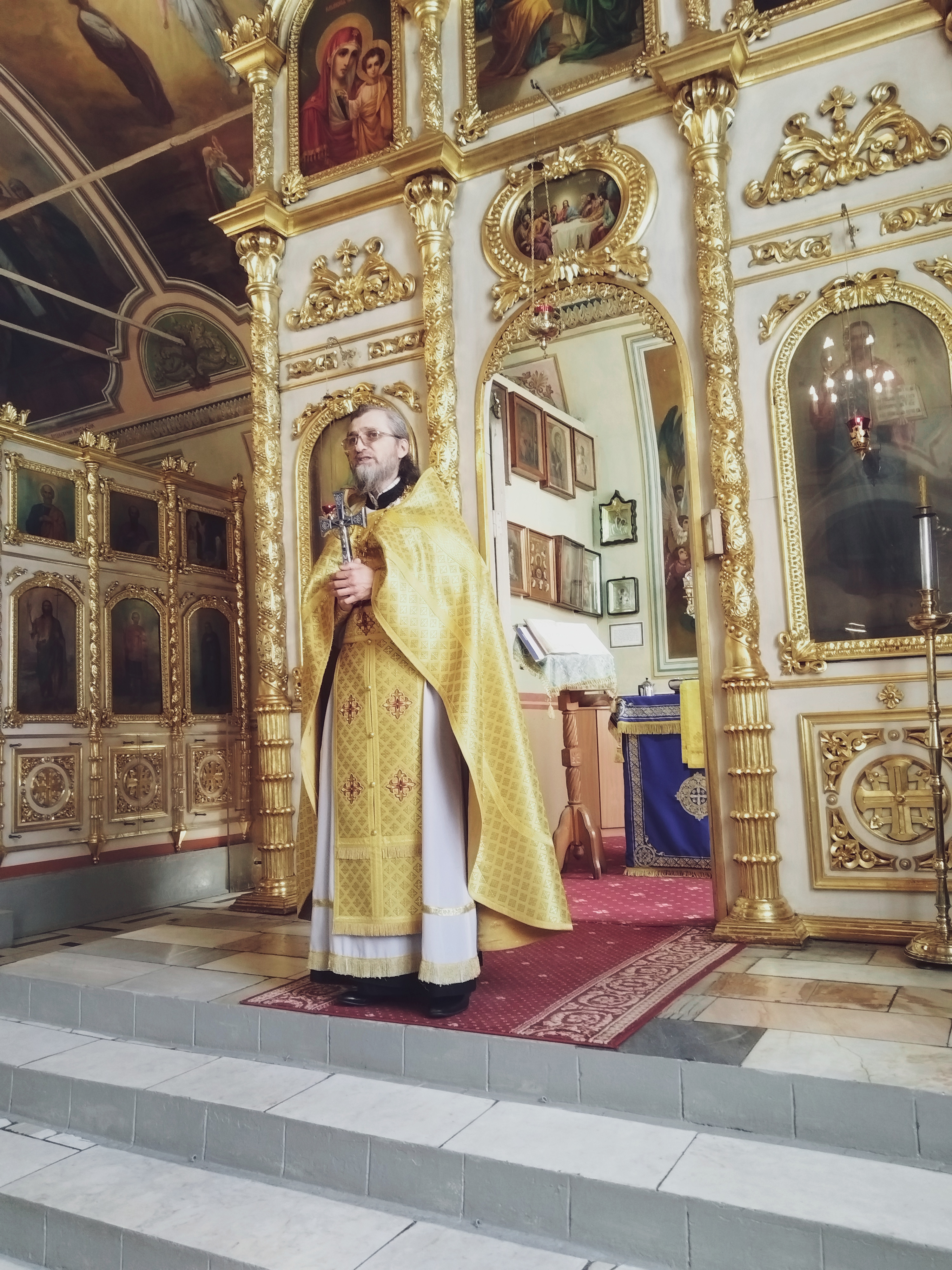 18 июня Церковь чтит память священномученика Дорофе́я, епископа Ти́рского.