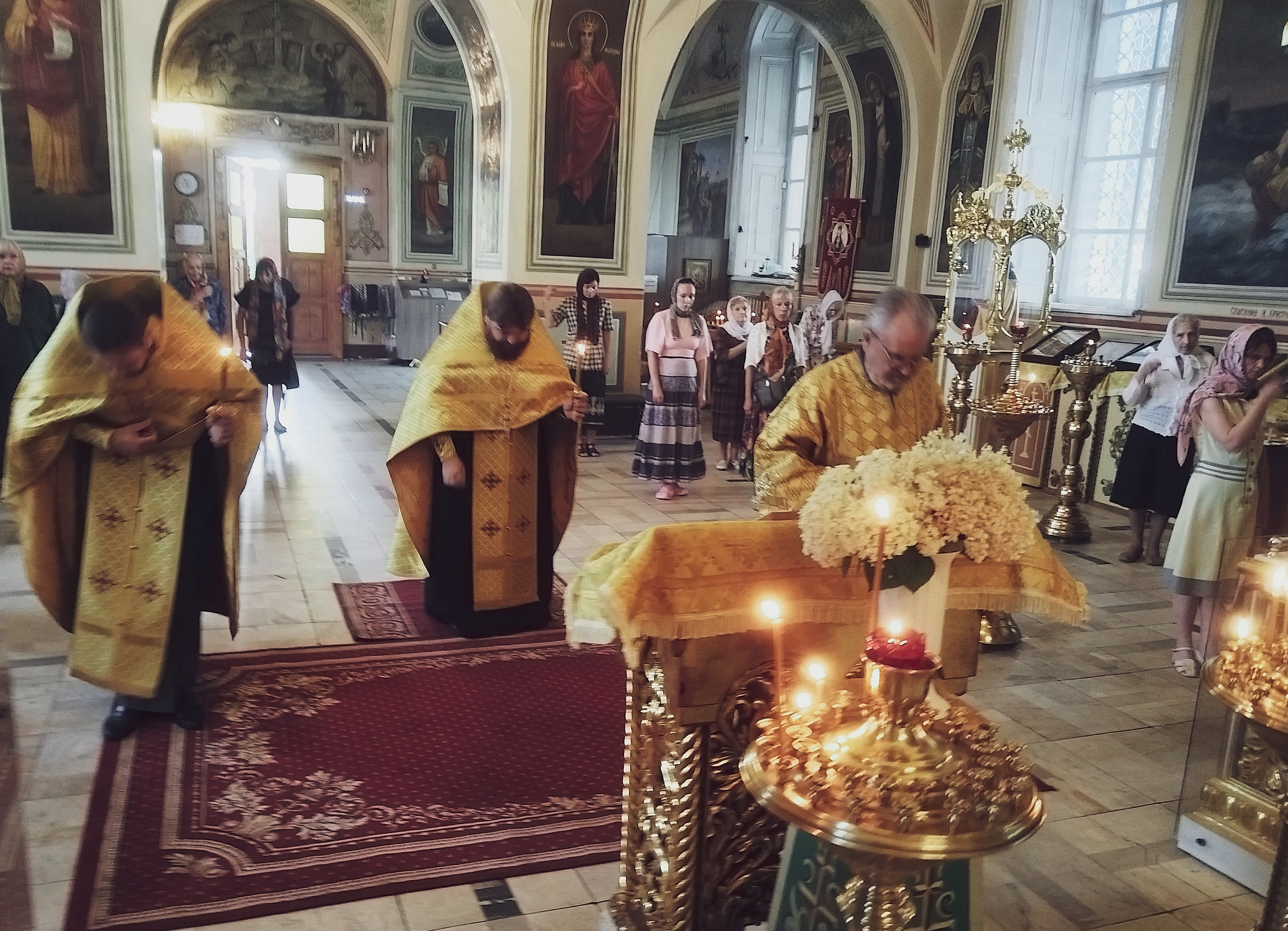 День Крещения Руси и память святого князя Владимира один праздник для православных.